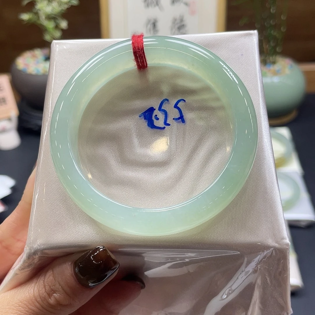 翡翠未镶嵌手镯37 号