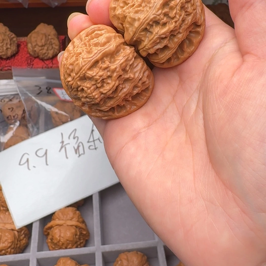 文玩核桃白狮子40尺