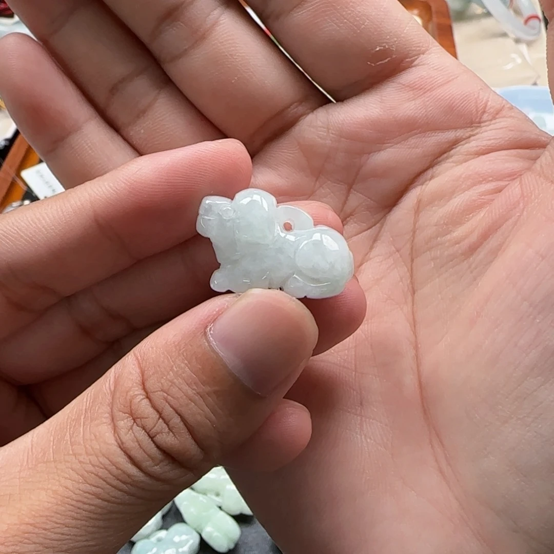 翡翠未镶嵌颈饰天然A货缅甸翡翠