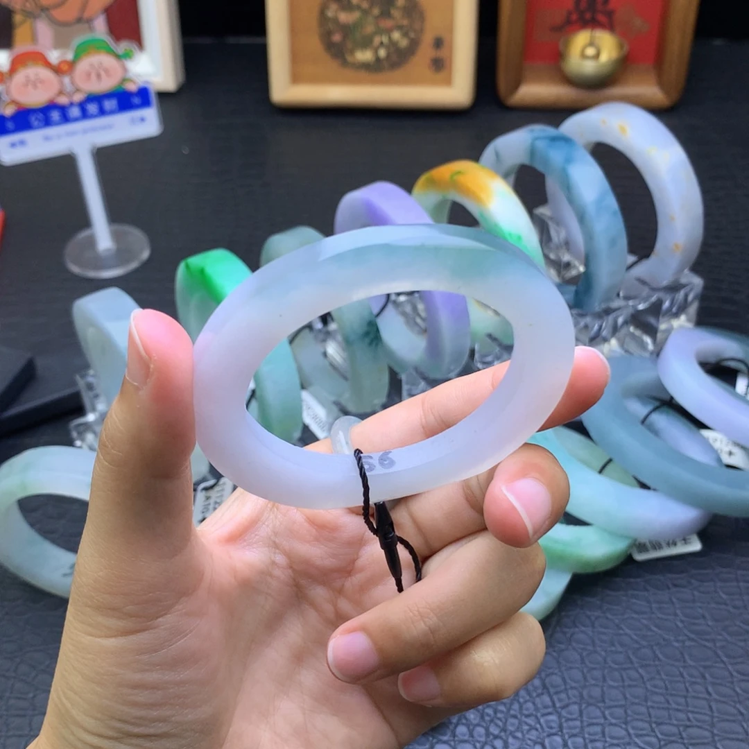 定制翡翠未镶嵌翡翠手镯