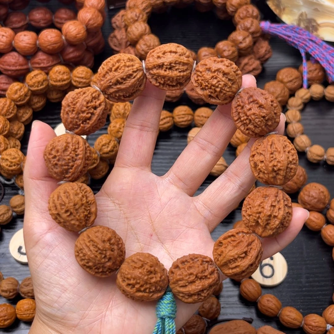 吊坠桃核蚂蚁纹粗筋