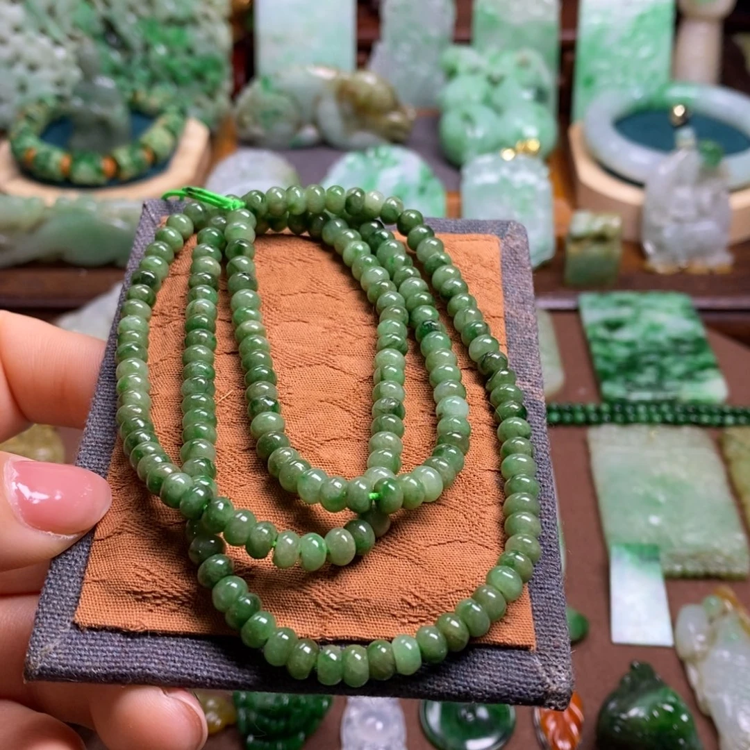 刘***生翡翠未镶嵌颈饰1111111111111111