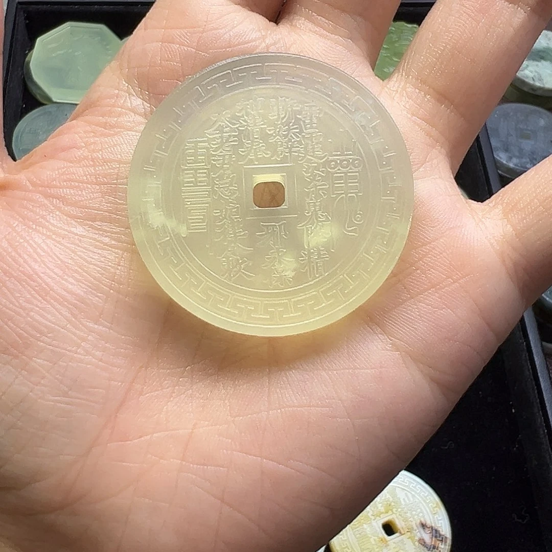 大***鱼未镶嵌蛇纹石玉颈饰