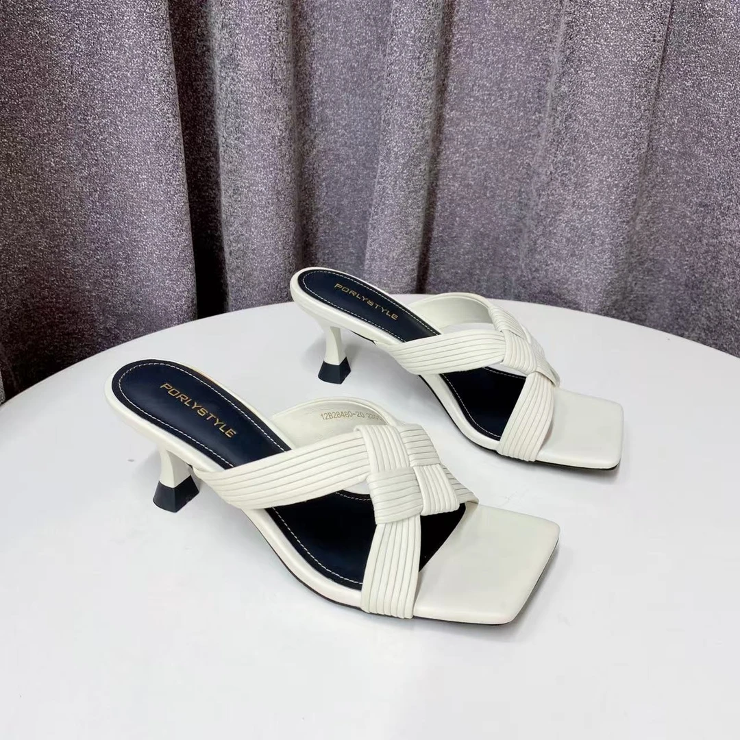 C6456  米白色  夏季时尚2025新款气质细跟露趾时装拖鞋