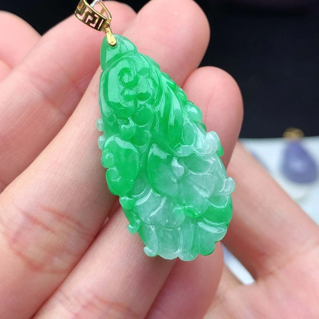 翡翠18K金镶嵌颈饰