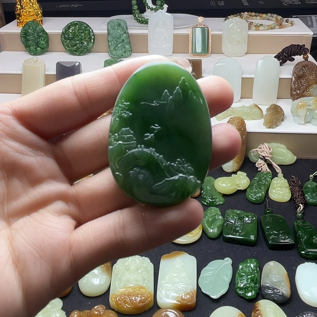 顺***顺和田玉未镶嵌颈饰