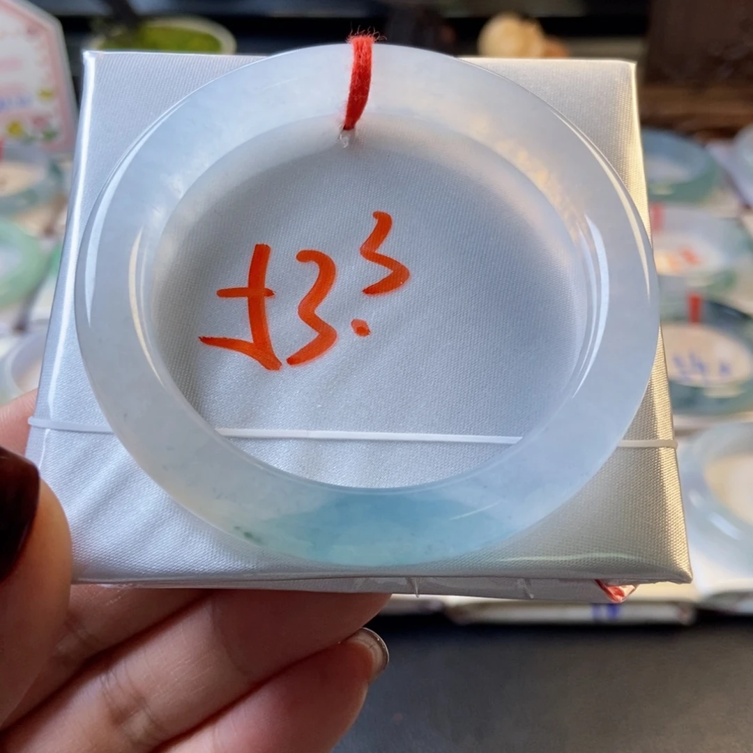 翡翠未镶嵌手镯25冰透飘花圆条