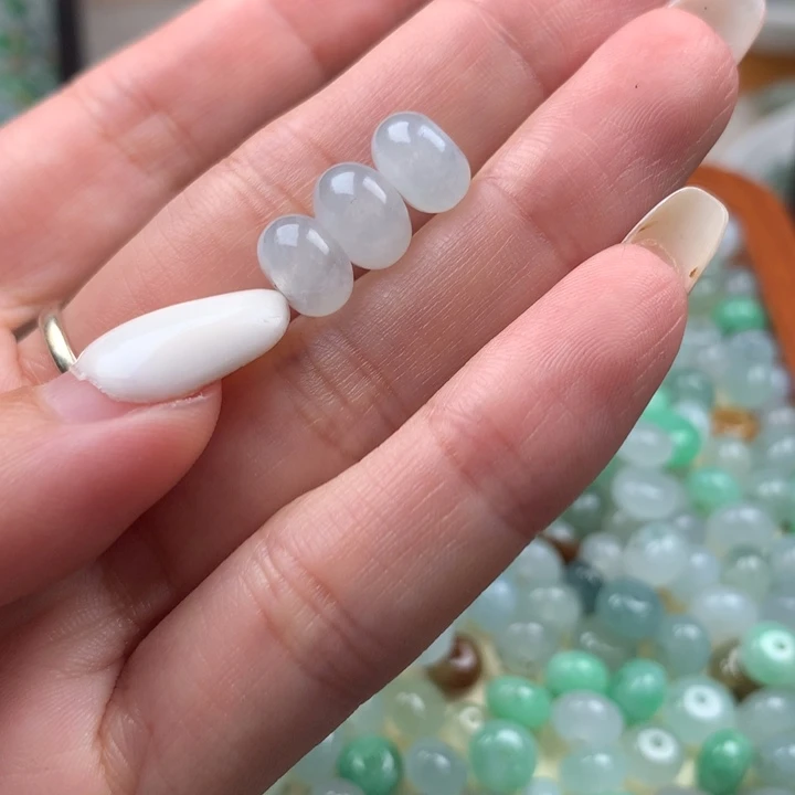 翡翠散珠橙****圈鼓珠一手3个