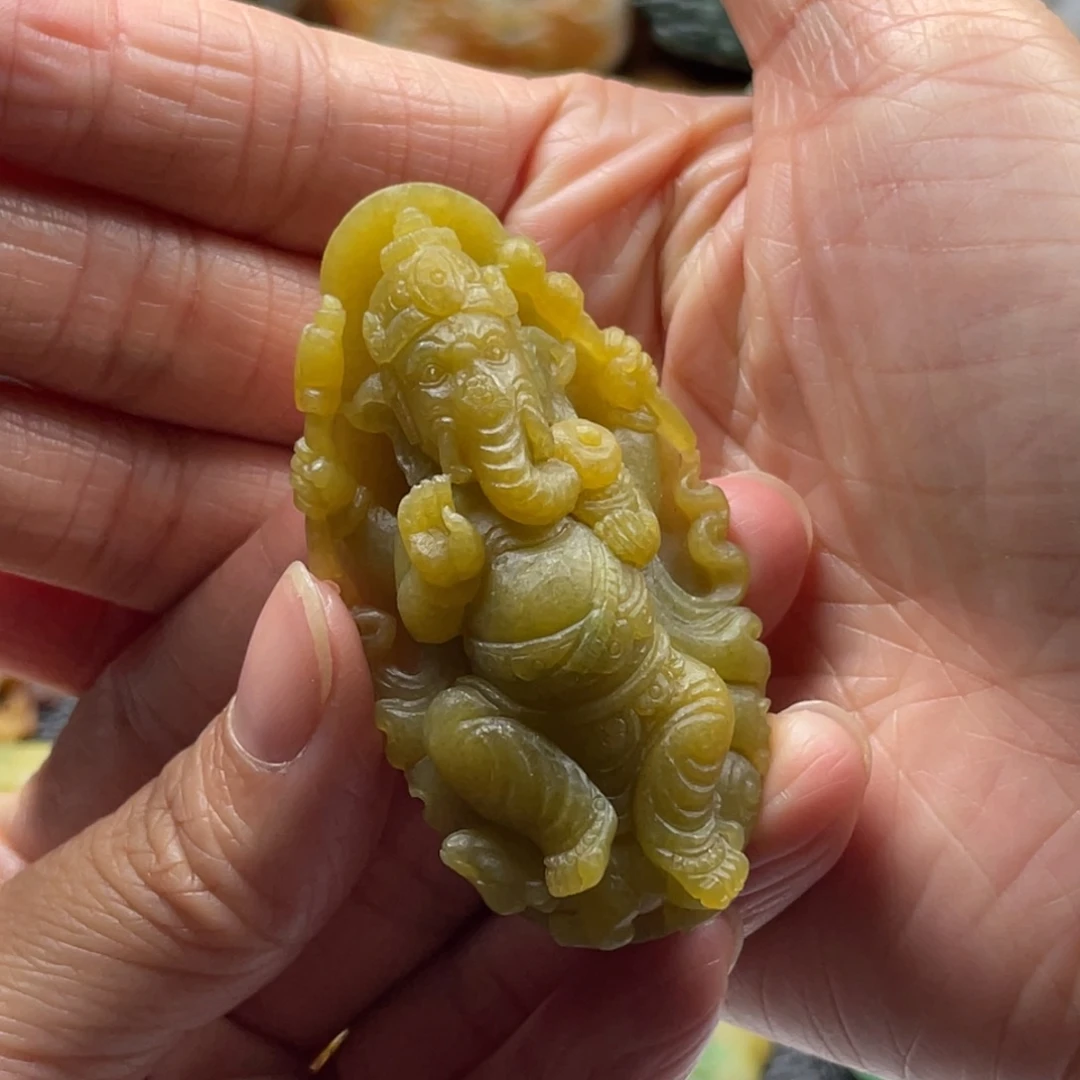 汽***售定制翡翠未镶嵌象神