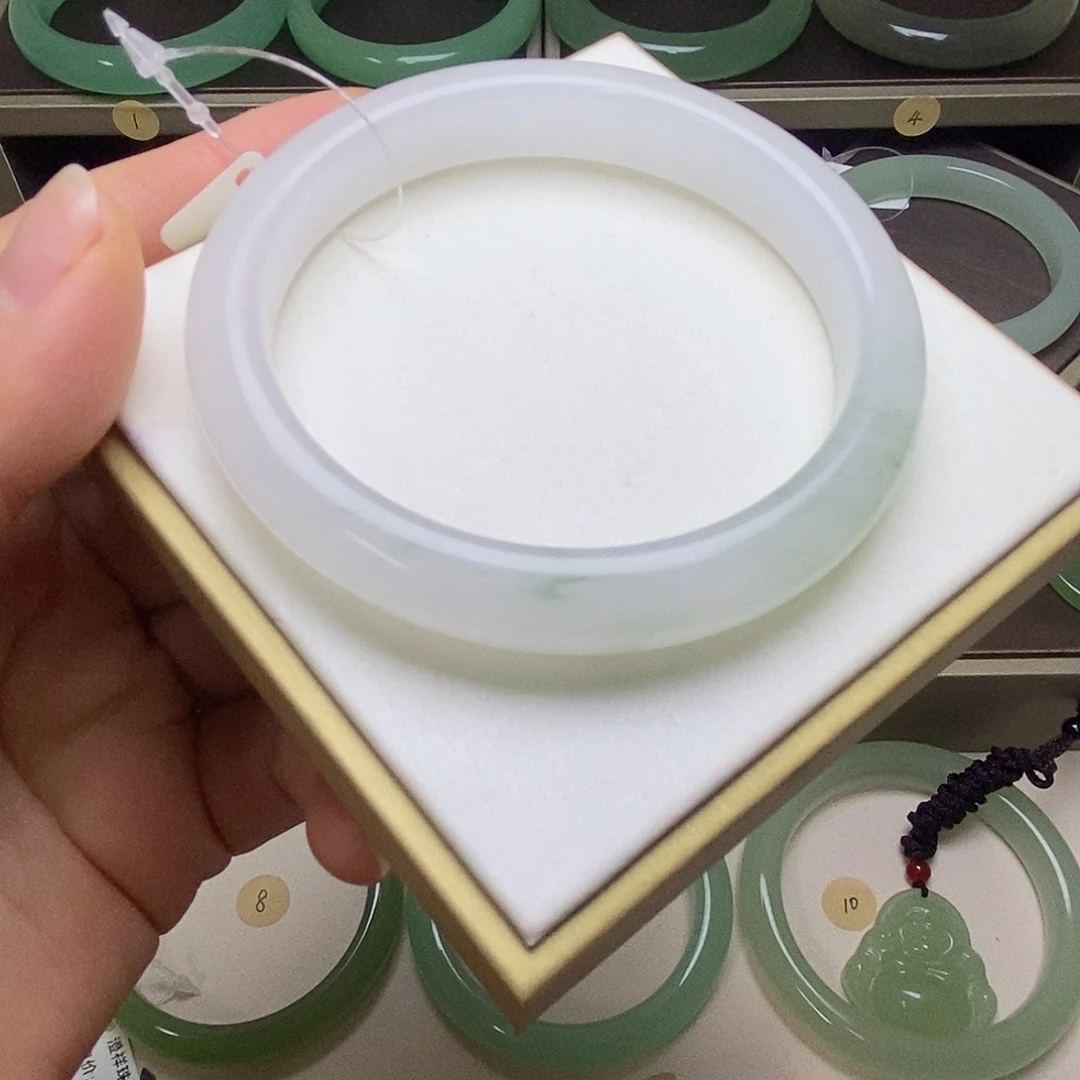 石英质玉未镶嵌手镯