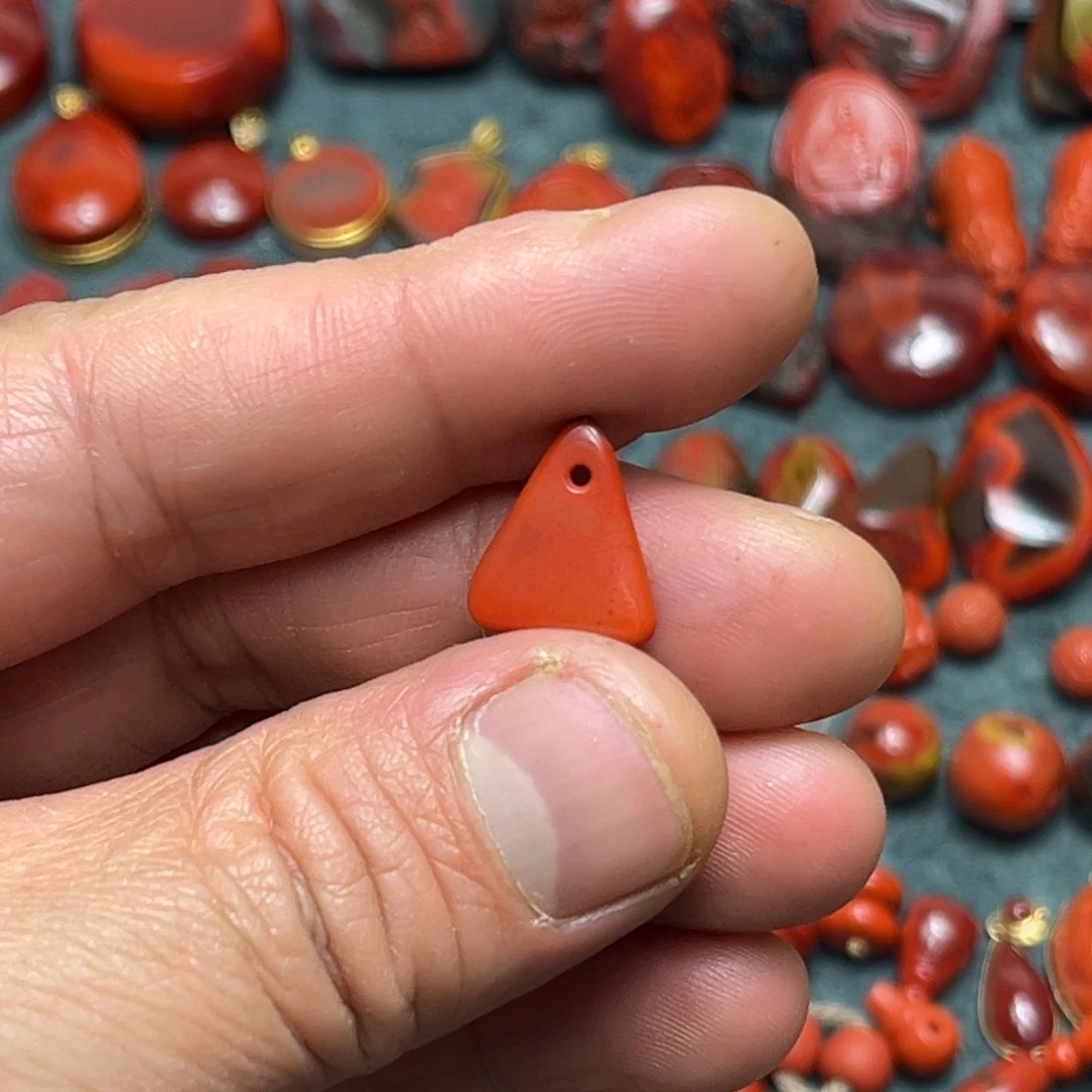 南红玛瑙未镶嵌颈饰