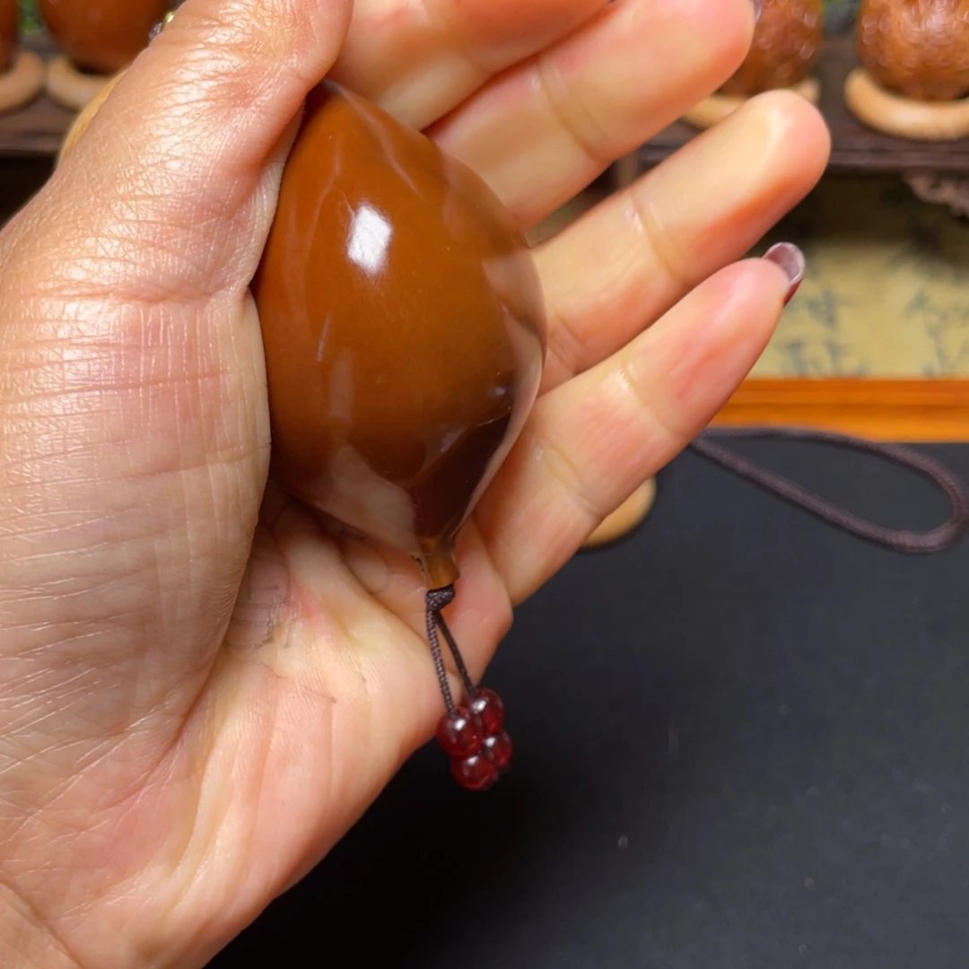 橄榄核吊坠一线天40穿配