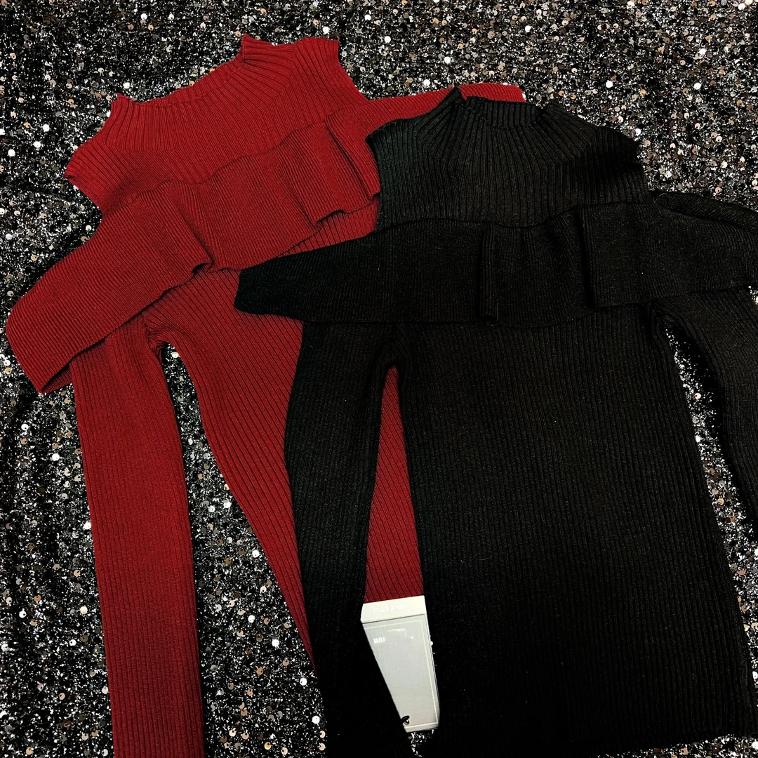 设计师款漏肩半高领上衣收腰紧身针织衫