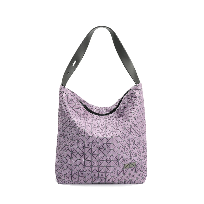 KDBAOBAO2025防水耐磨复古风硅胶纯色单肩斜挎包潮流时尚黑色