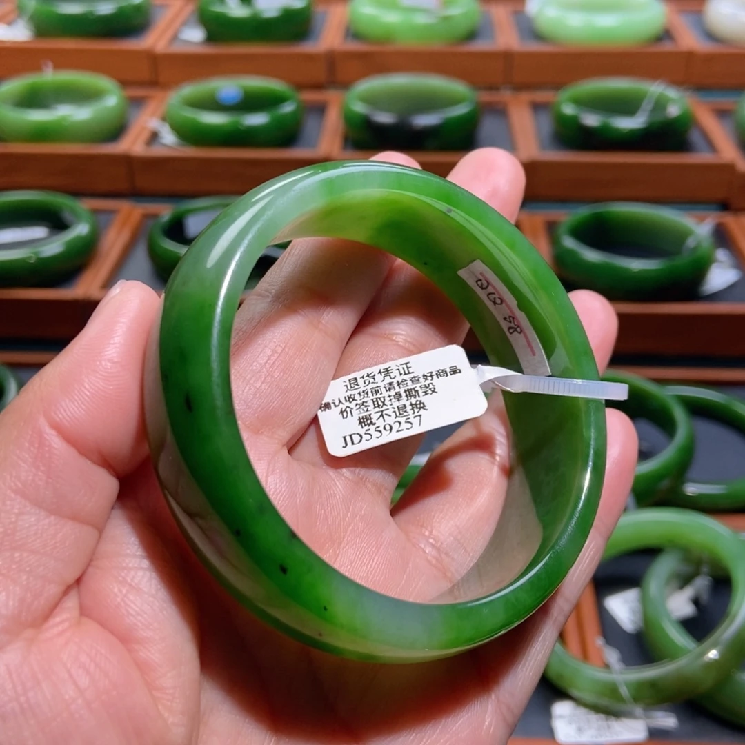 和田玉（碧玉）未镶嵌手镯辣阳绿5758