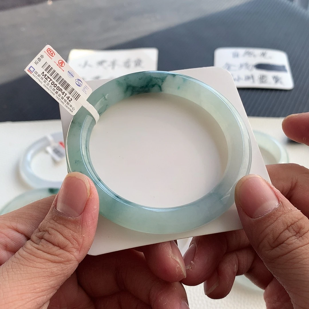 翡翠手镯未镶嵌25号 56