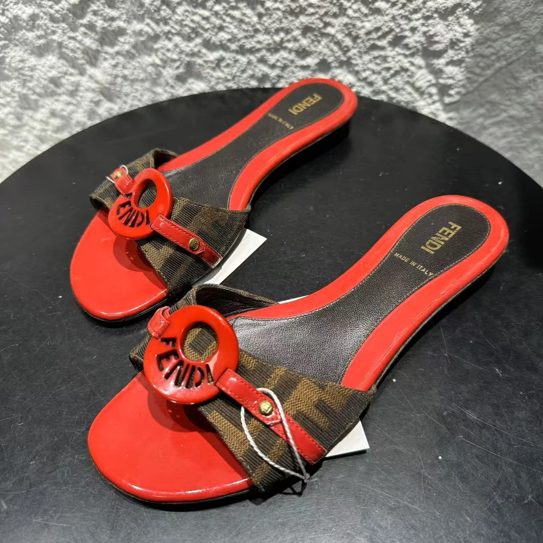 95新 FENDI/芬迪 37码/仔仔女鞋/橙棕色圆扣字母时尚低跟拖鞋 960