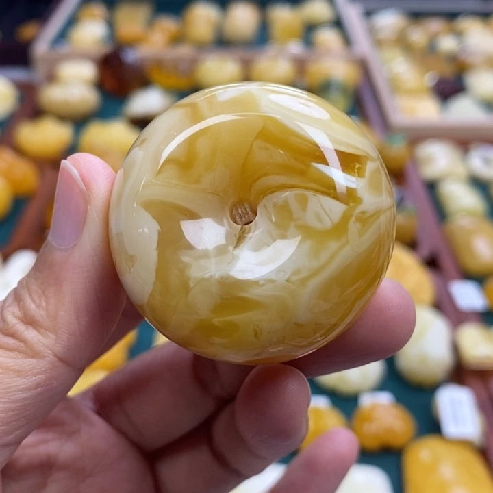 琥珀未镶嵌裸石31.7妖花蜡平安扣