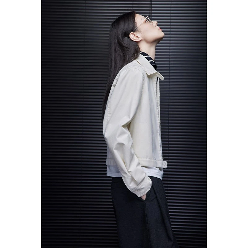 moment米白色短款翻领休闲外套女春季2025新款超火独特漂亮慵懒风