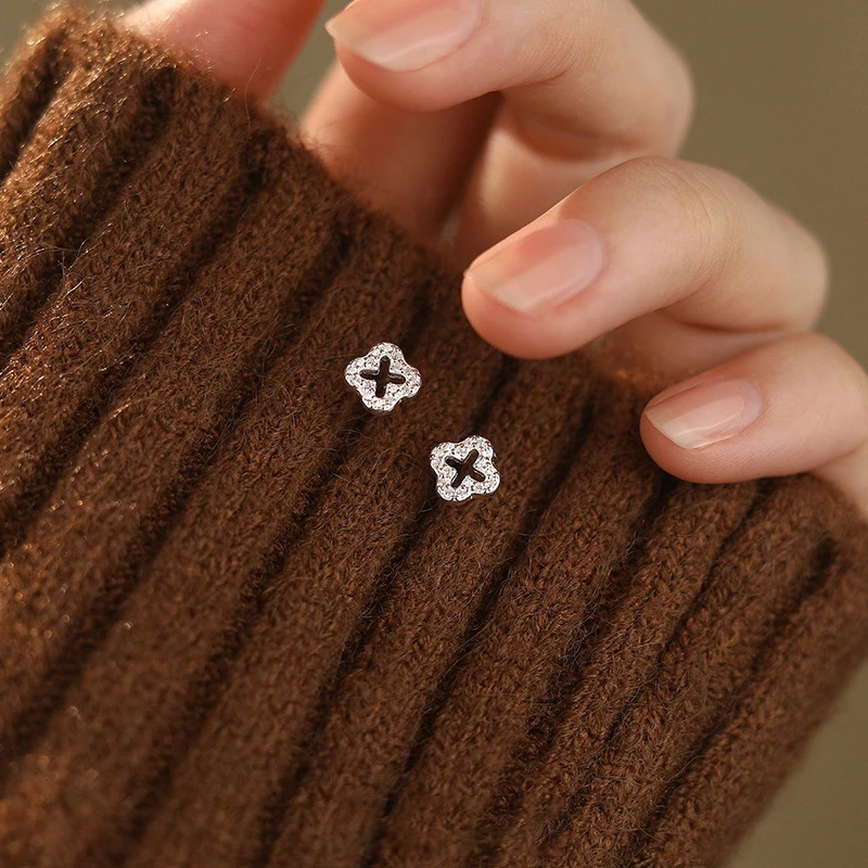 足银合成锆石耳饰 S999足银四叶草耳钉女简约百搭养耳洞耳饰新款