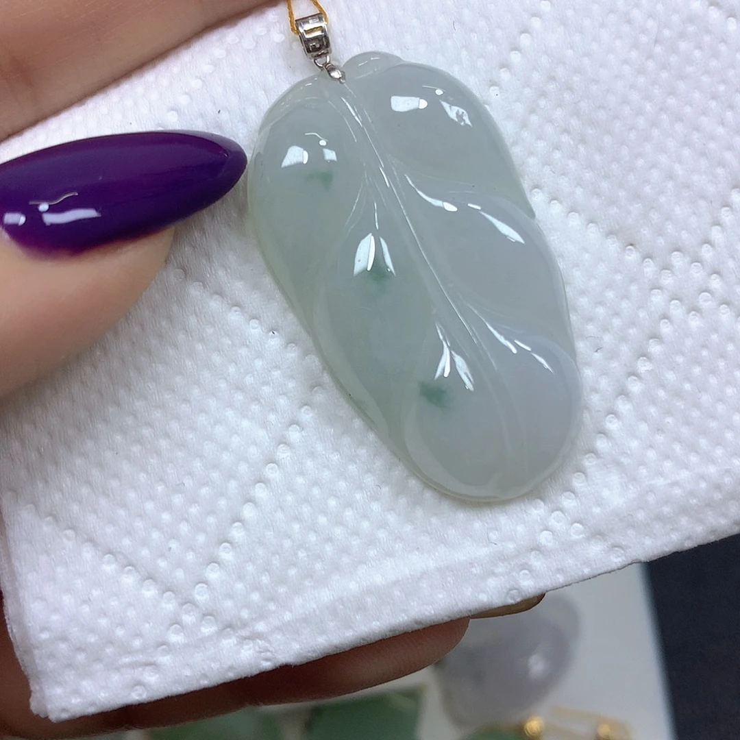 翡翠18K金镶嵌颈饰挂件