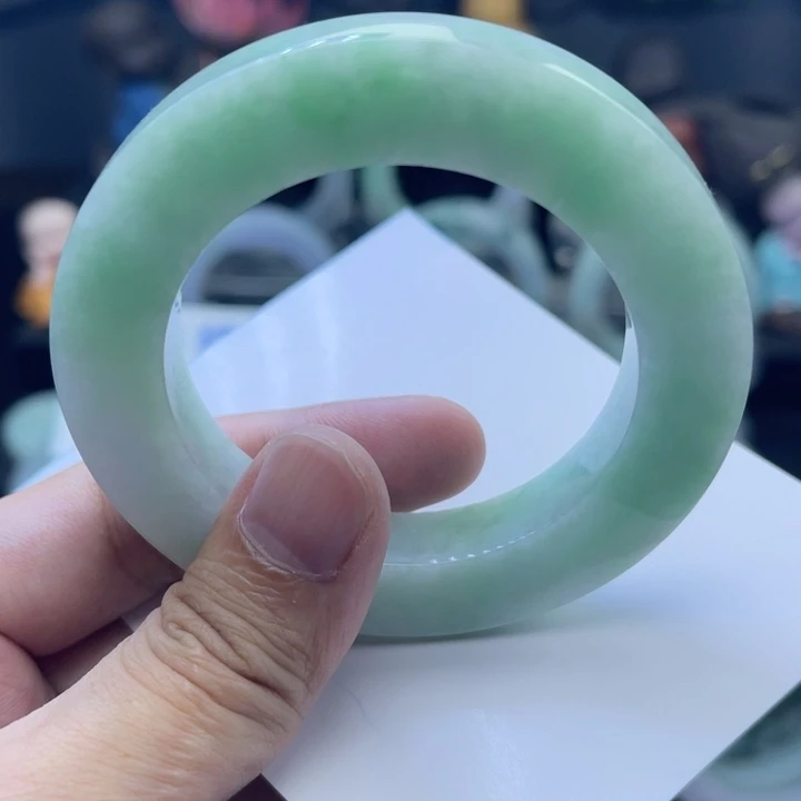 定制翡翠未镶嵌手镯