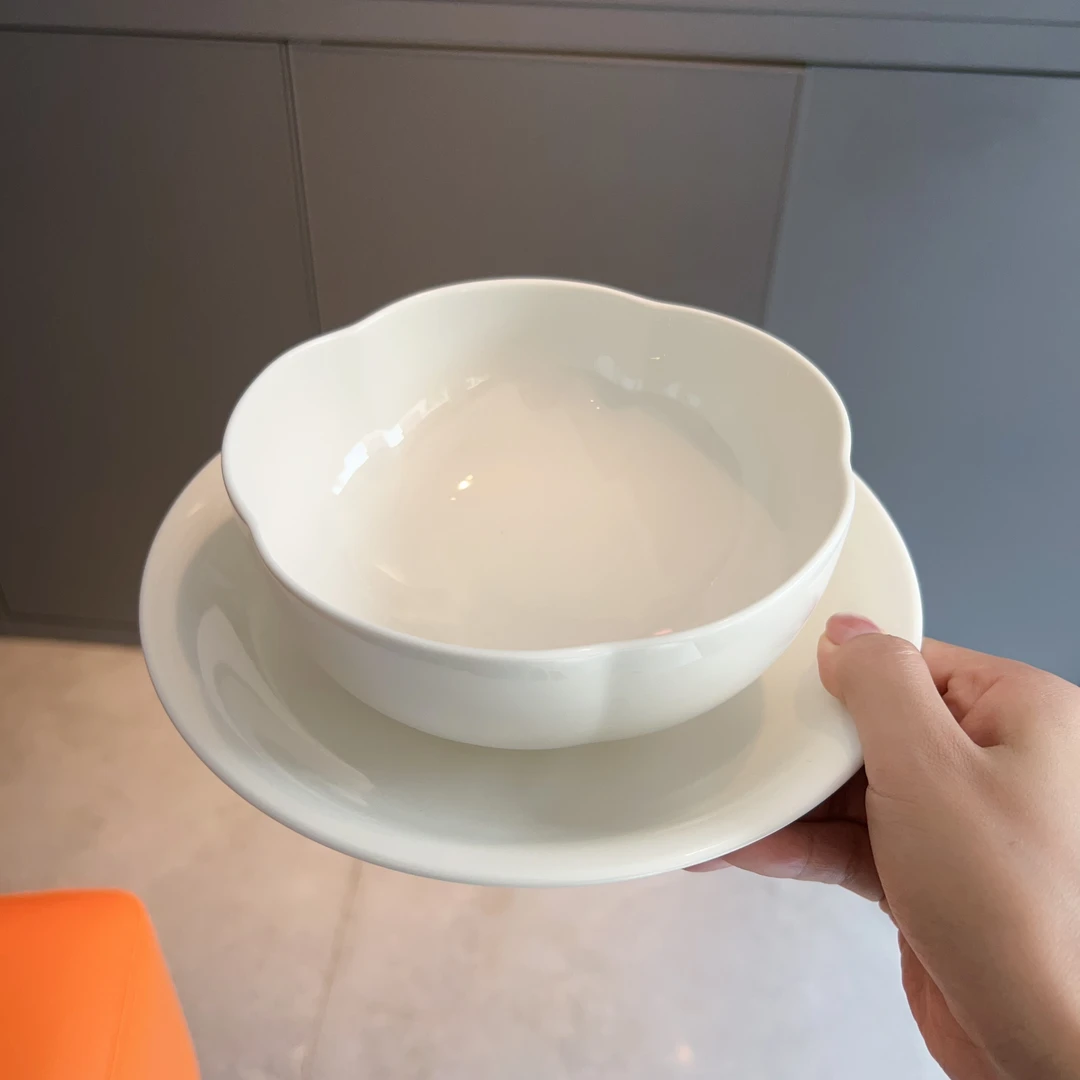 陆家乳白优雅花瓣碗简约汤面碗甜品碗水果酸奶碗菜盘深盘早餐盘