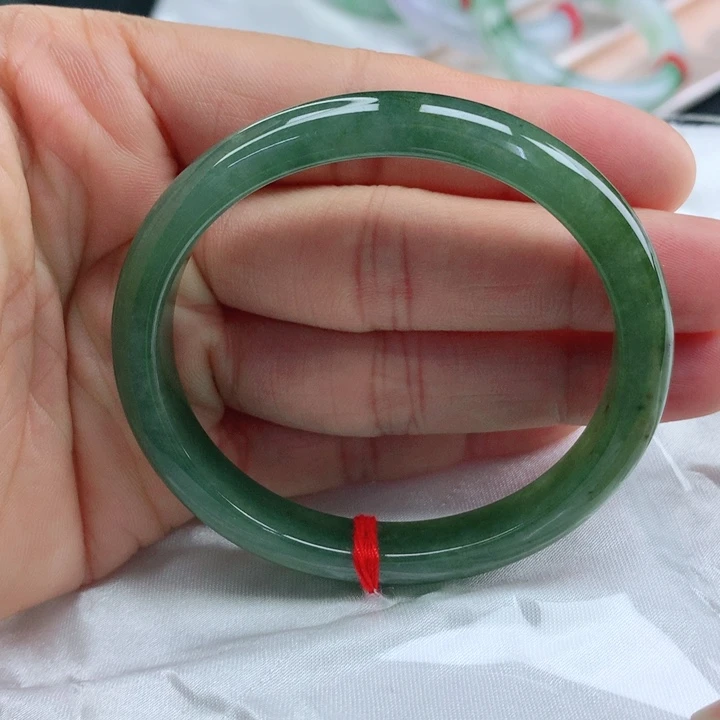 翡翠手镯（贵妃镯）未镶嵌54+满绿翡翠手镯