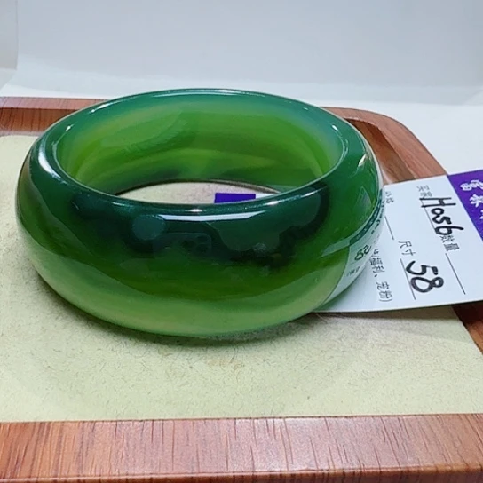 玛瑙/玉髓手镯未镶嵌马**奶