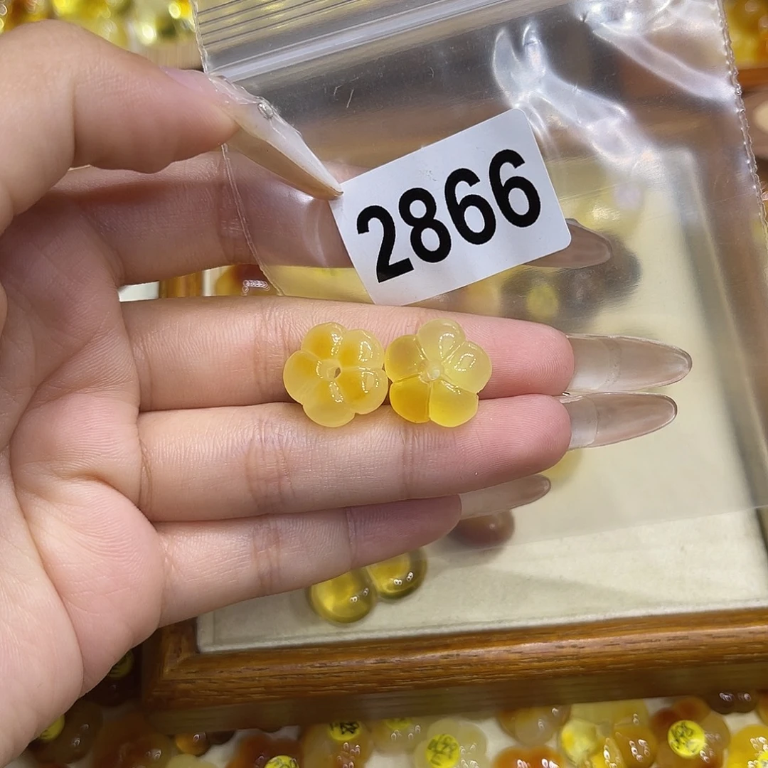 时***走琥珀未镶嵌珠宝奇石