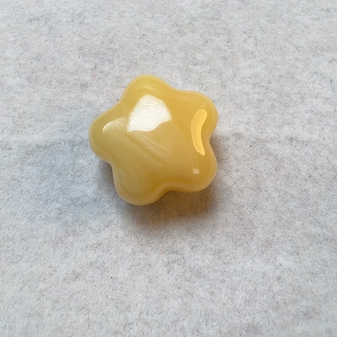 琥珀裸石未镶嵌琥珀
