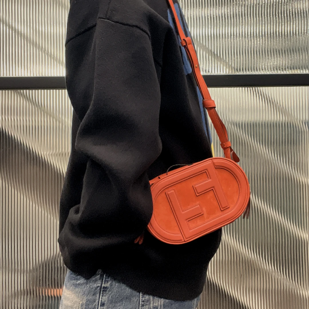 95新 FENDI/芬迪 【涛】42JB11 番茄色月饼包