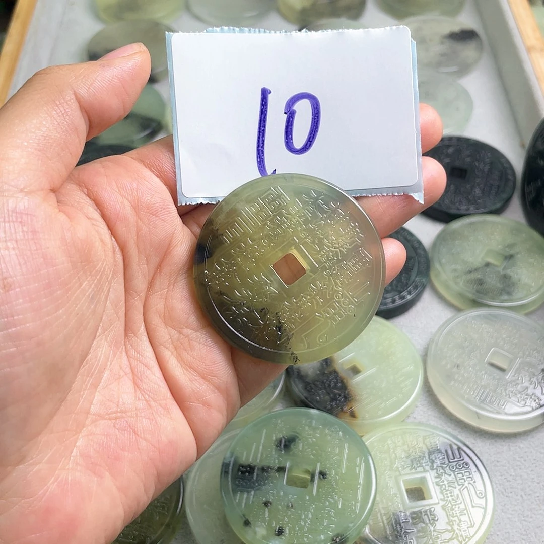 蛇纹石玉未镶嵌颈饰苗*爸10