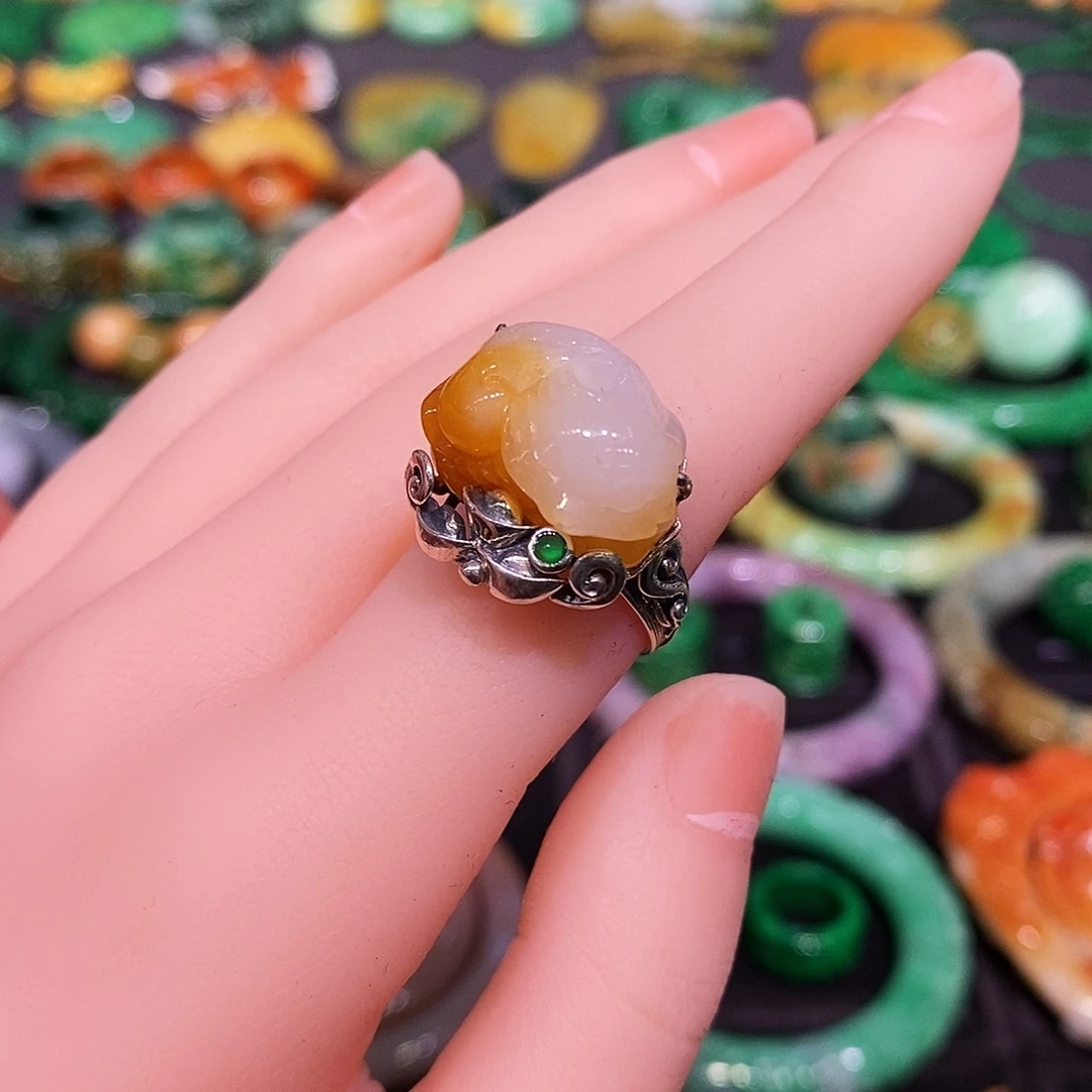 翡翠未镶嵌戒指翡翠