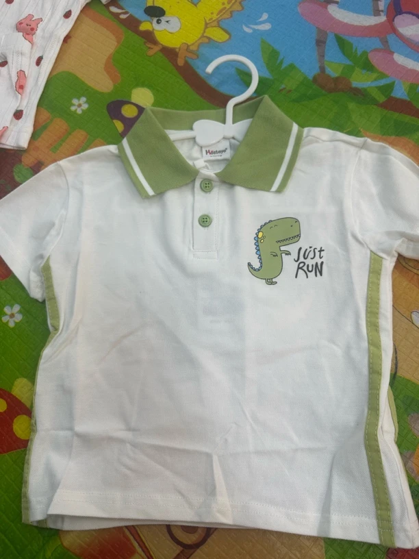 A012儿童绿色拼接短袖