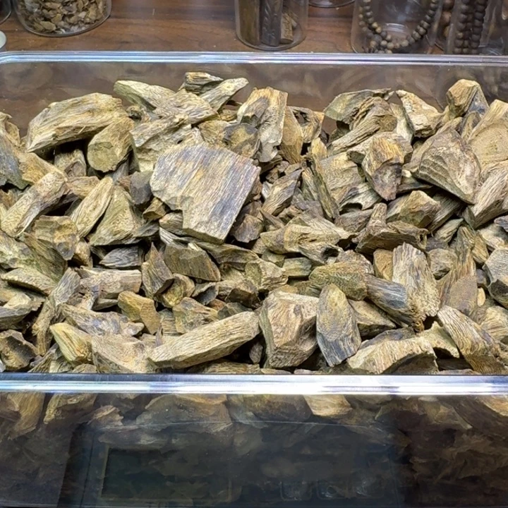 沉香碎屑沉香树钉
