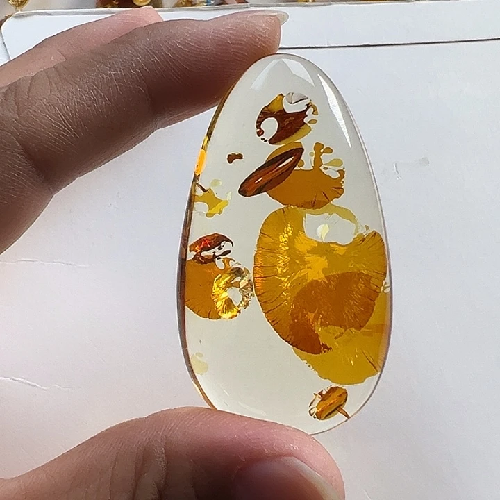琥珀（花珀）颈饰未镶嵌