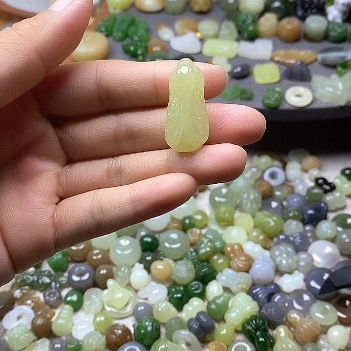 未镶嵌和田玉挂件白菜