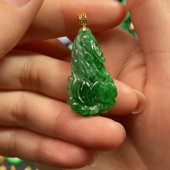 颈饰未镶嵌翡翠吊坠