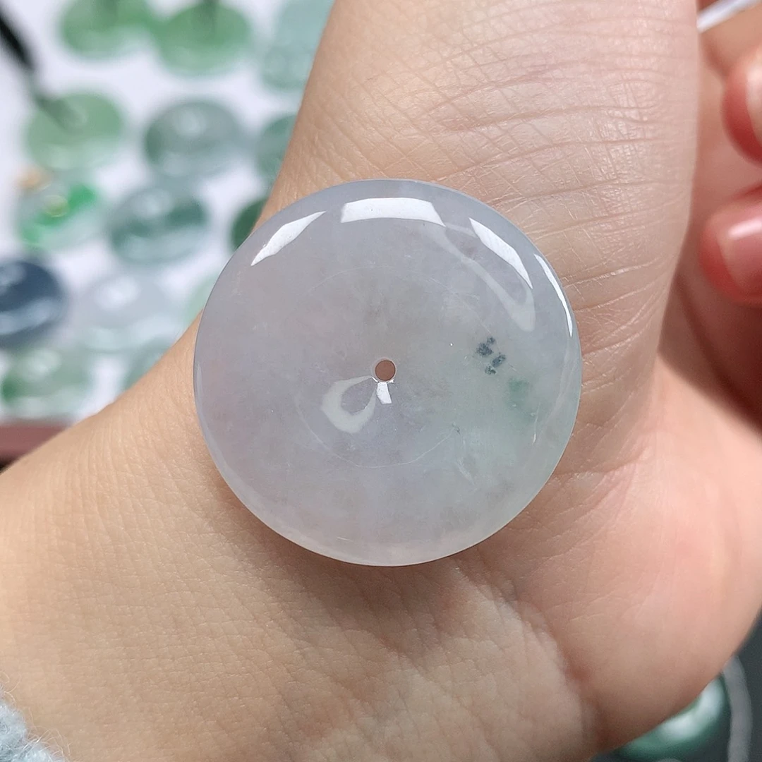 翡翠颈饰未镶嵌平安