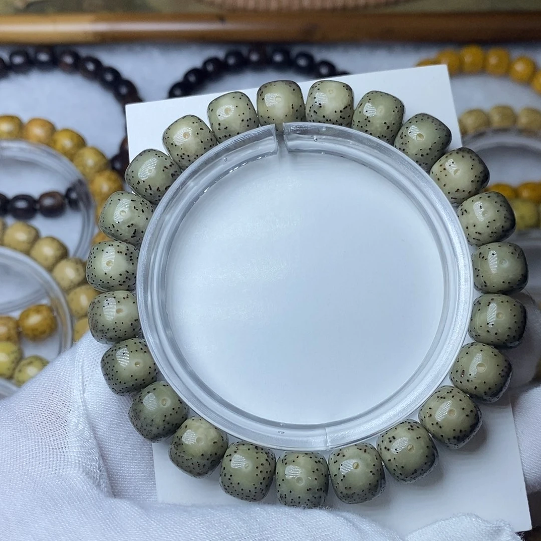 手串星月菩提10冰绿大眼