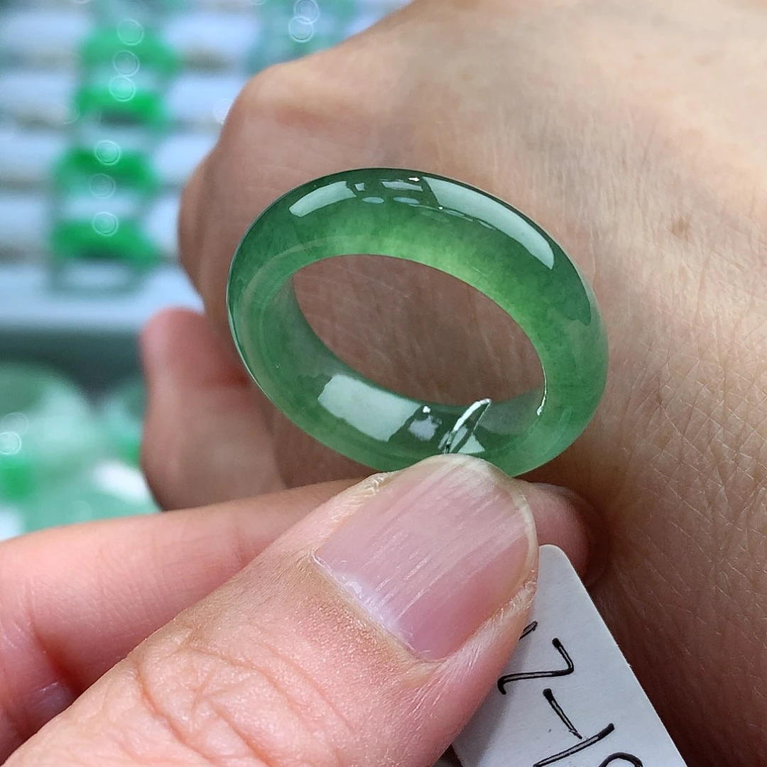 翡翠戒指未镶嵌17-18号