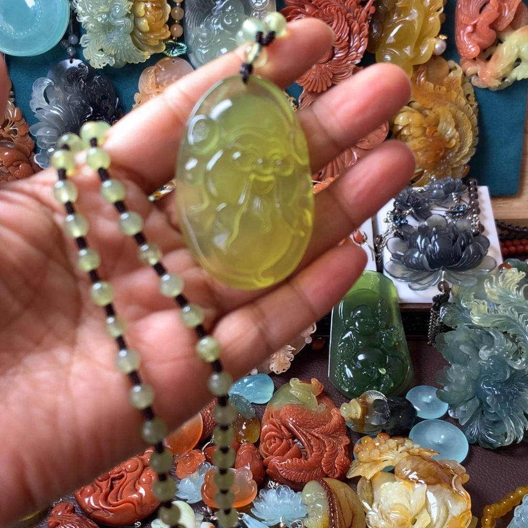 蛇纹石玉未镶嵌挂坠