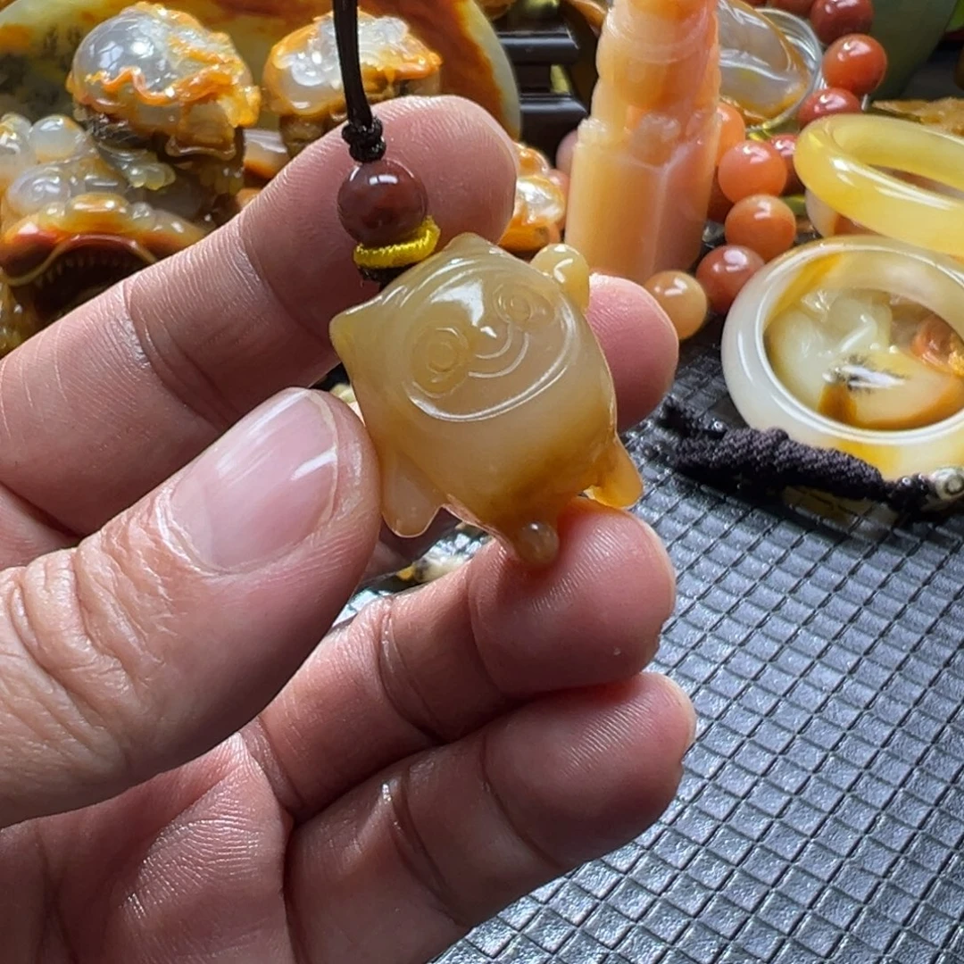 石英质玉未镶嵌颈饰