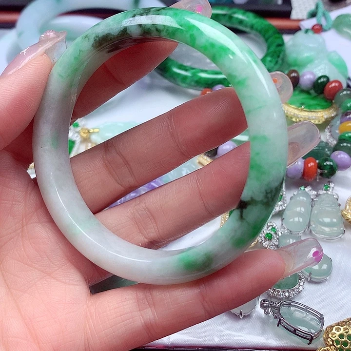 未镶嵌手镯翡翠翡翠
