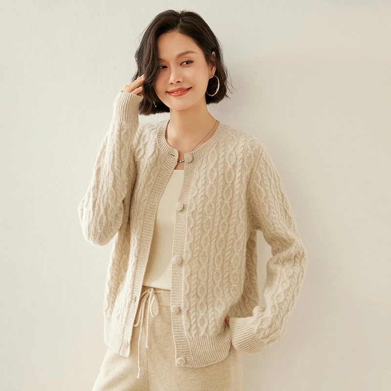 包扣设计！软糯加厚baby小山羊绒针织开衫女圆领绞花宽松毛衣外套