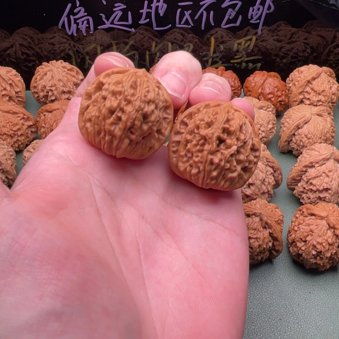 核桃把件33小四座楼，已经打底