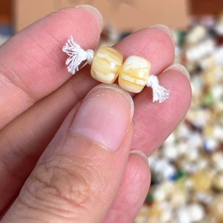 未镶嵌蜜蜡裸石8.1mm一对