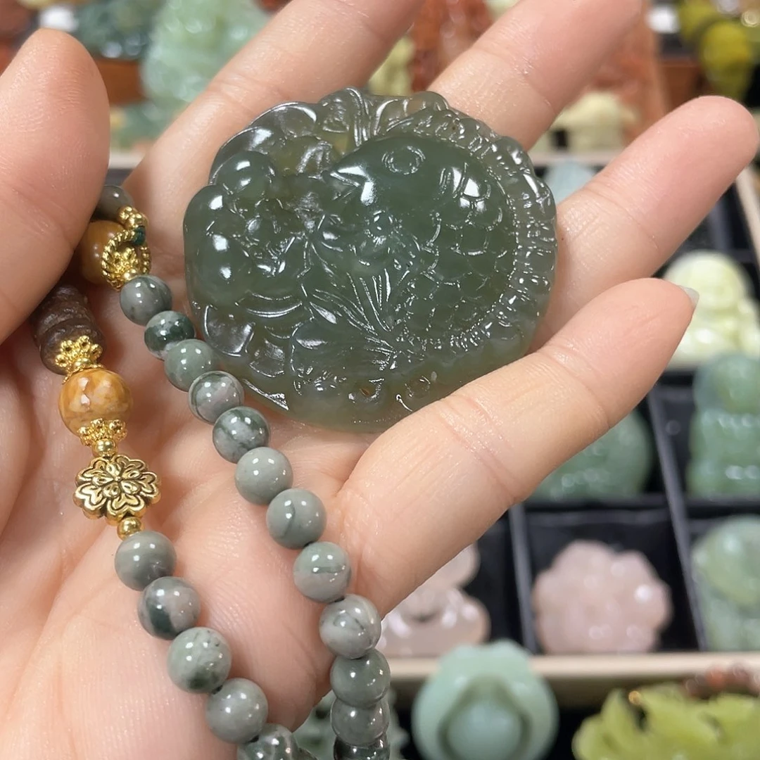 蛇纹石玉颈饰未镶嵌