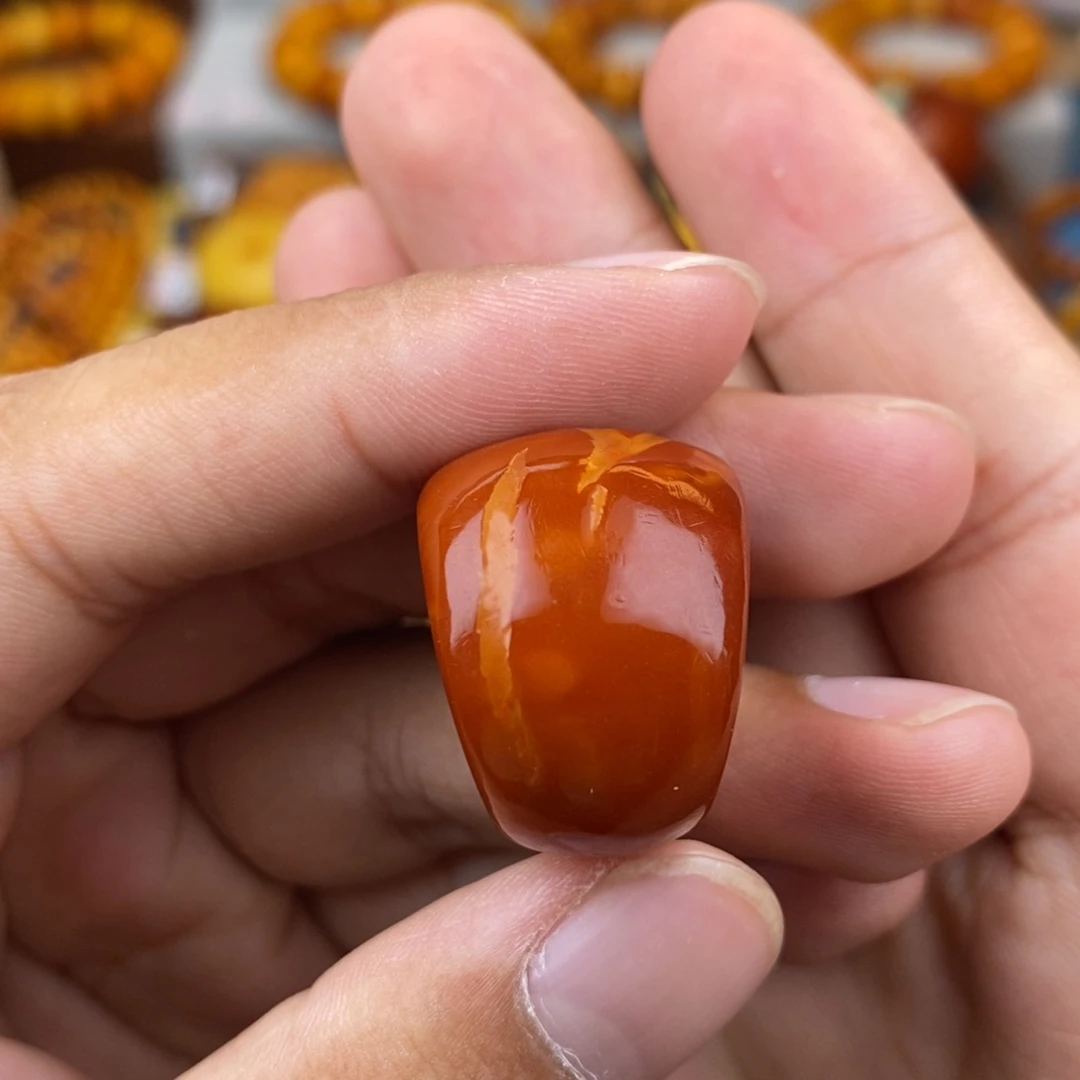 未镶嵌琥珀珠宝奇石